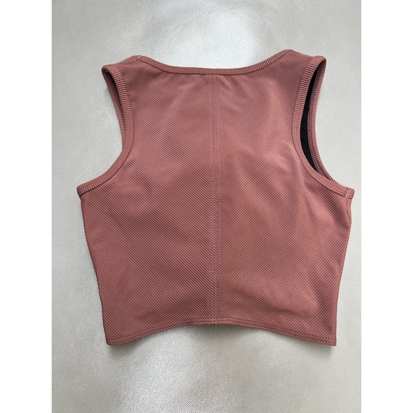 Onzie Front Twist Cropped Top - Picture 3 of 3